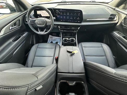 Used 2026 Chevrolet Traverse LT image 17