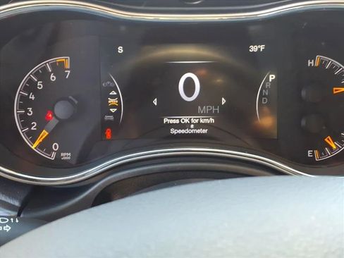 Used 2019 Jeep Grand Cherokee Altitude image 32