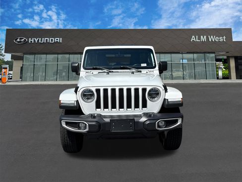 Used 2022 Jeep Wrangler Unlimited Sahara w/ Dual Top Group AWD/4WD image 2