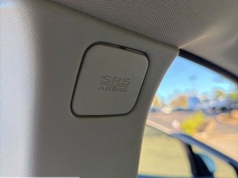 Used 2017 Subaru Legacy 2.5i Premium image 32