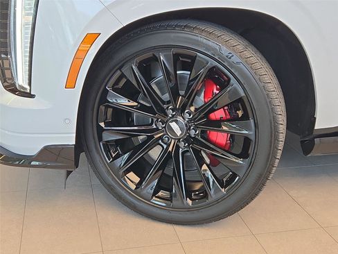 New 2026 Cadillac Escalade V w/ LPO, ONYX Package AWD/4WD image 8
