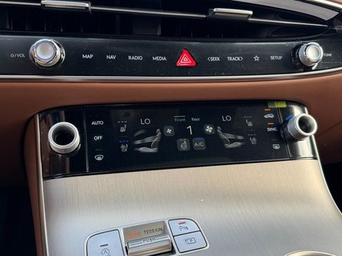 New 2026 Genesis GV70 2.5T Advanced image 15