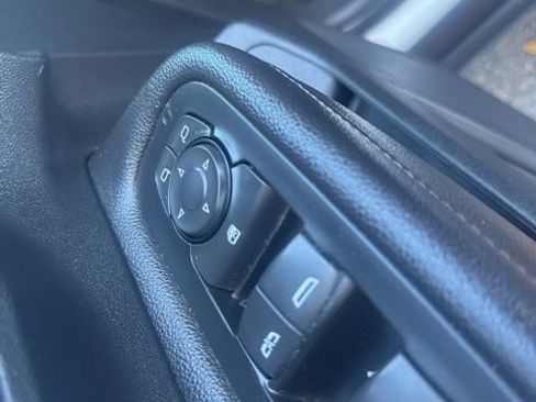 Used 2022 GMC Terrain SLE w/ Driver Convenience Package image 8