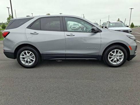 Used 2024 Chevrolet Equinox LS w/ LS Convenience Package FWD image 8
