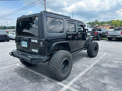Used 2016 Jeep Wrangler Unlimited Rubicon AWD/4WD image 3