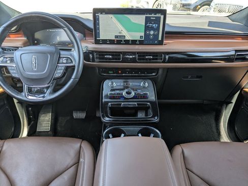 Used 2022 Lincoln Nautilus Reserve image 21