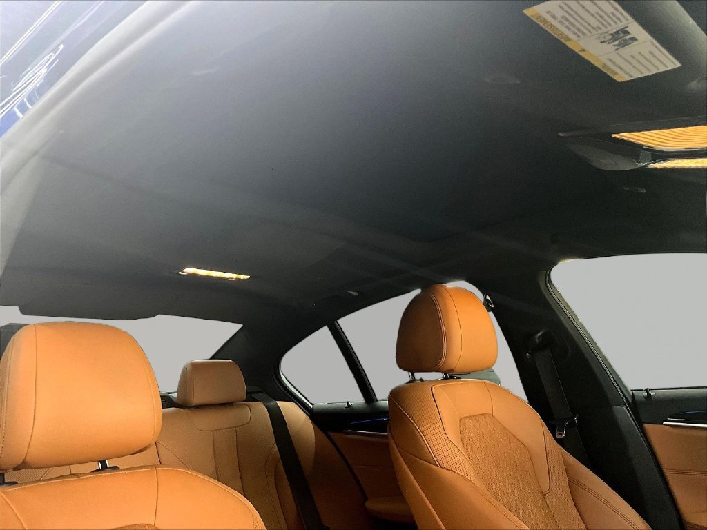 Used 2021 BMW 530i w/ Premium Package RWD image 29