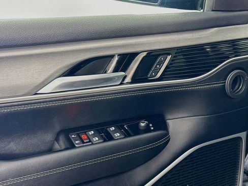 Used 2025 Jeep Wagoneer Series II image 17