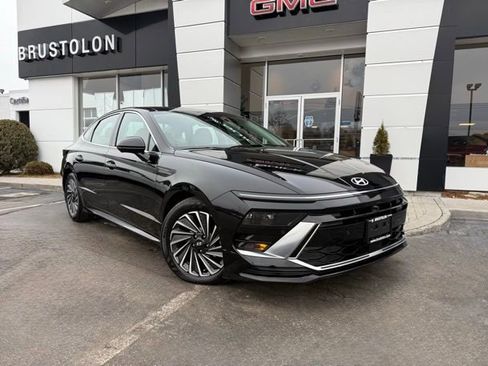 Used 2024 Hyundai Sonata Limited image 3