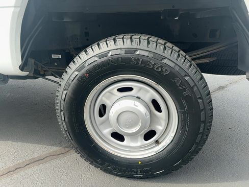 Used 2017 Ford F250 XL w/ Power Equipment Group AWD/4WD image 11