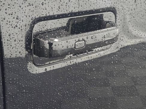 Used 2018 Ford F150 Lariat w/ Equipment Group 501A Mid image 30