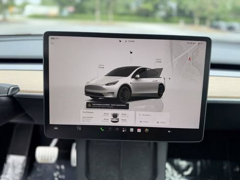 Used 2023 Tesla Model Y Performance AWD/4WD image 19