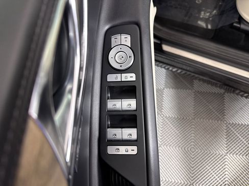 Used 2023 Genesis GV80 2.5T image 25