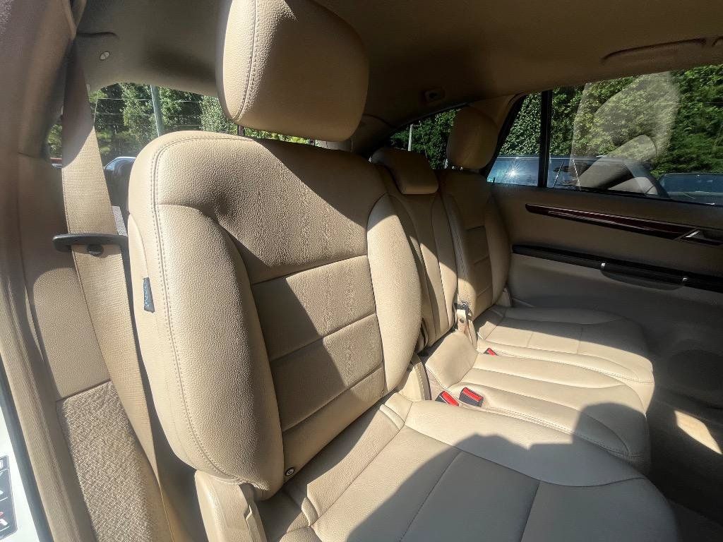 Used 2011 Mercedes-Benz R 350 4MATIC image 37