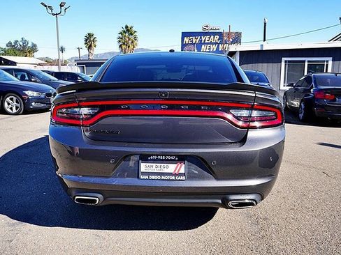 Used 2021 Dodge Charger SXT w/ Blacktop Package image 9
