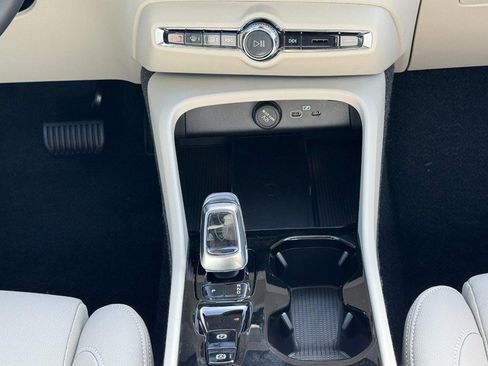 New 2026 Volvo XC40 B5 Ultra w/ Climate Package image 9