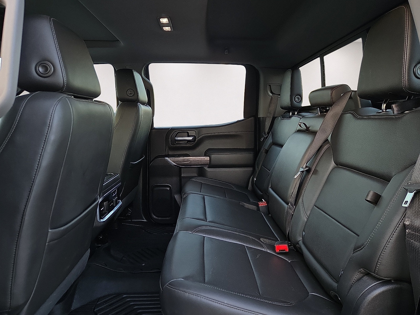 Used 2020 Chevrolet Silverado 1500 LTZ w/ LTZ Premium Package AWD/4WD image 10