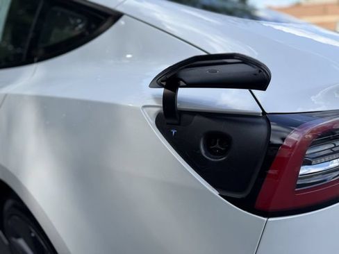 Used 2023 Tesla Model 3 Standard Range RWD image 36