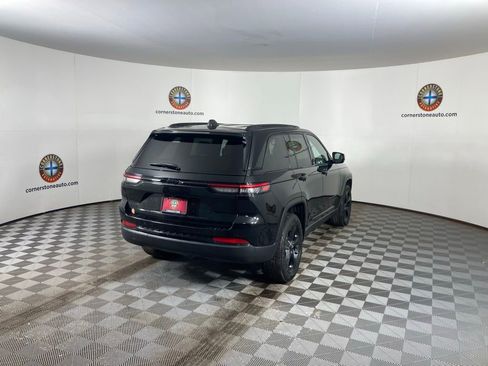 Used 2024 Jeep Grand Cherokee Altitude image 22