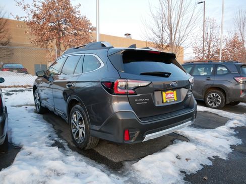 Used 2022 Subaru Outback Touring image 4