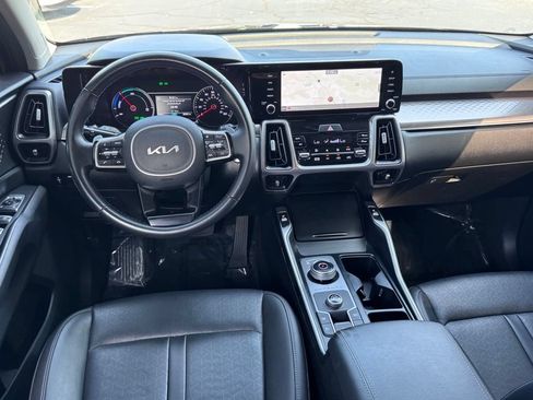 Used 2022 Kia Sorento S FWD image 6