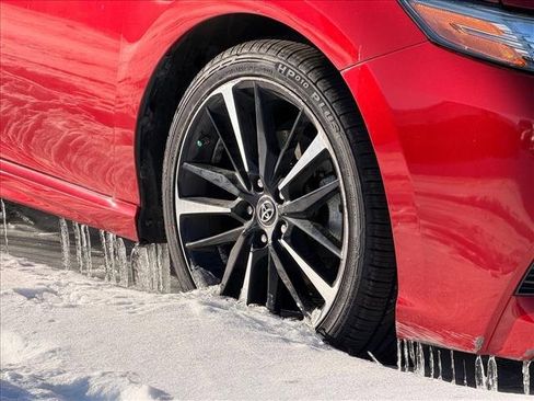 Used 2019 Toyota Camry XSE image 8