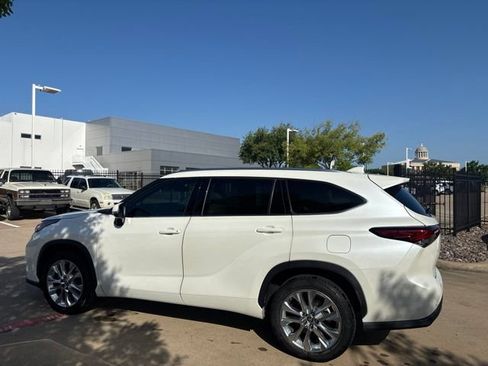 Used 2020 Toyota Highlander Limited FWD image 8