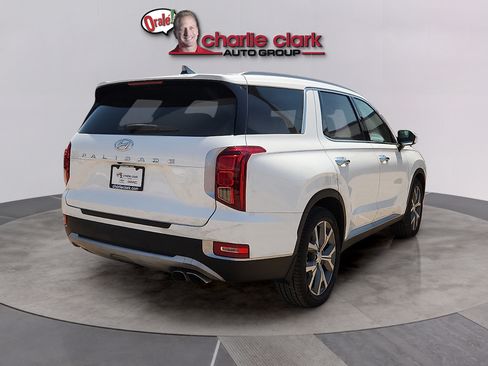 Used 2022 Hyundai Palisade SEL w/ Premium Package FWD image 5