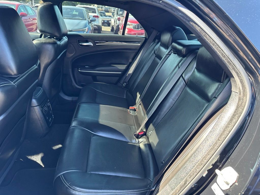 Used 2023 Chrysler 300 S w/ Comfort Group RWD image 6