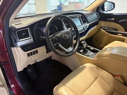 Used 2015 Toyota Highlander Limited AWD/4WD image 8