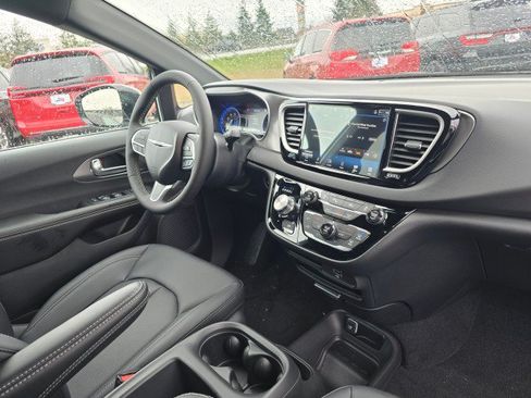 New 2026 Chrysler Voyager LX FWD image 10