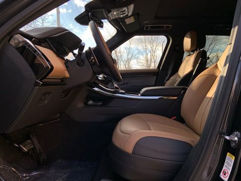 New 2026 Land Rover Range Rover Sport Dynamic SE image 11