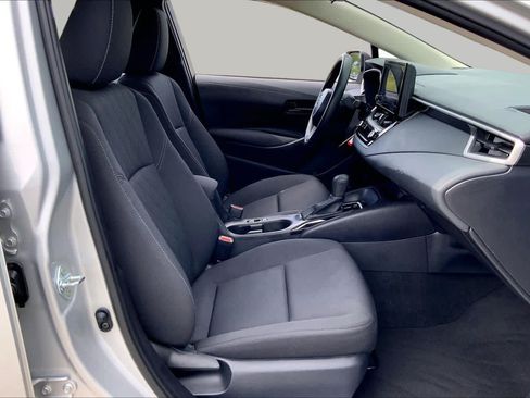 Used 2025 Toyota Corolla LE FWD image 8