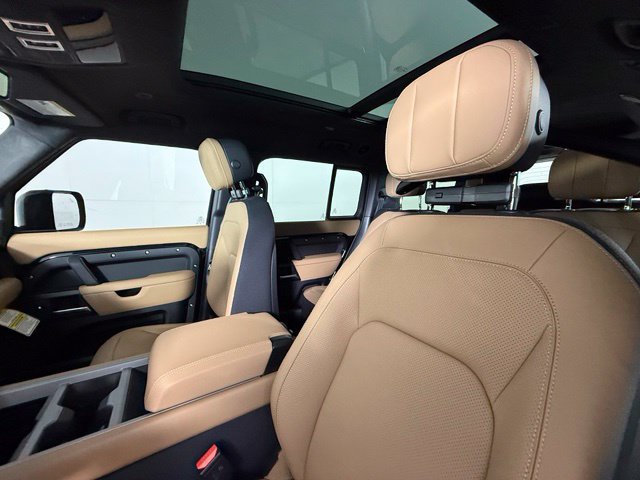 New 2026 Land Rover Defender 130 V8 AWD/4WD image 5
