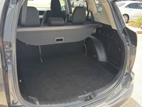Used 2018 Toyota RAV4 XLE AWD/4WD image 13
