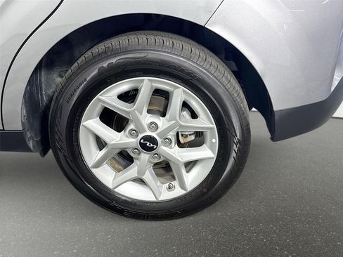 Certified 2025 Kia Soul LX w/ LX Technology Package FWD image 28