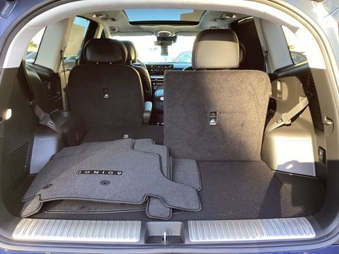 New 2026 Hyundai Ioniq 9 Calligraphy w/ Tow & Go Package image 12