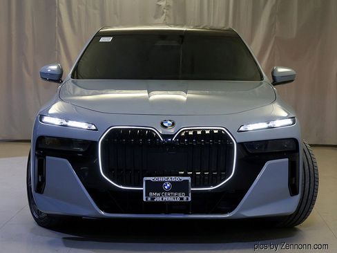 Certified 2024 BMW 760i xDrive w/ Premium Package 2 image 5