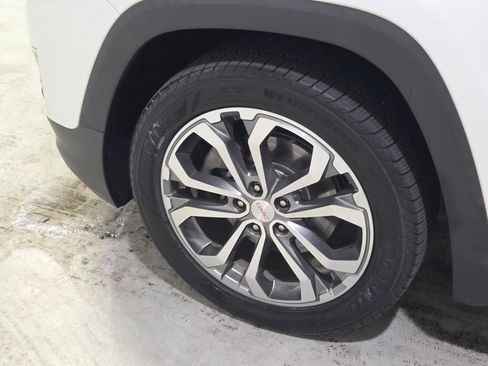 Used 2019 GMC Terrain SLT w/ Preferred Package AWD/4WD image 22