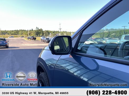 Used 2026 Chevrolet Traverse RS w/ LPO, Floor Liner Package AWD/4WD image 5