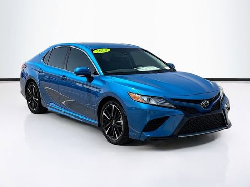 Used 2018 Toyota Camry XSE FWD image 3