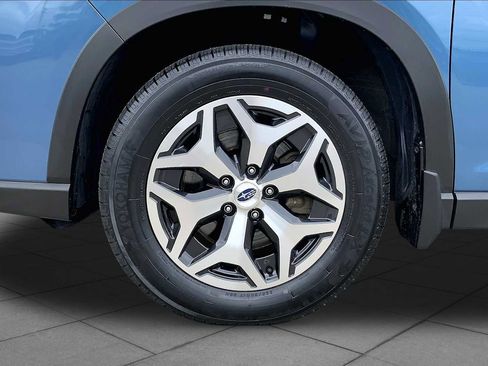 Certified 2023 Subaru Forester Premium AWD/4WD image 11