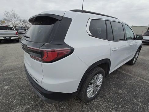 Used 2025 GMC Acadia Elevation w/ Elevation Premium Package image 9