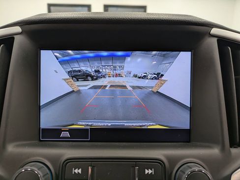 Used 2023 GMC Terrain SLE w/ Driver Convenience Package image 12