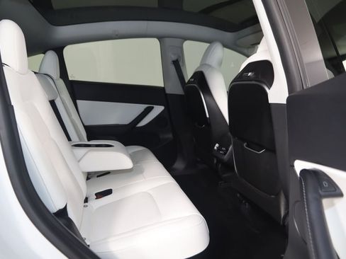 Used 2022 Tesla Model Y Performance AWD/4WD image 15