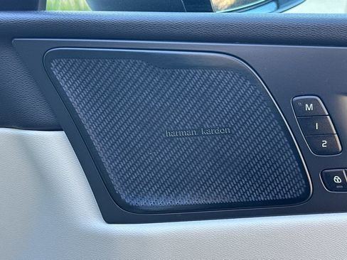 Certified 2023 Volvo XC60 T8 Ultimate image 21