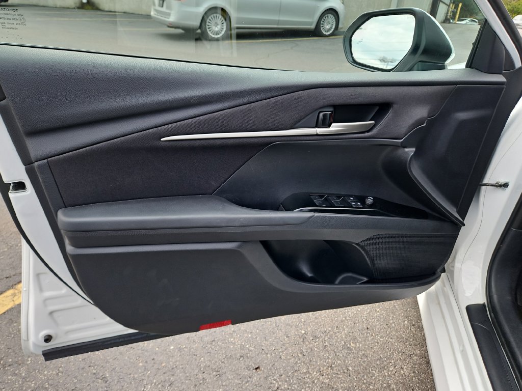 Used 2025 Toyota Camry LE FWD image 22