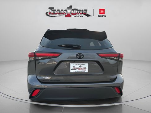 Certified 2023 Toyota Highlander LE image 9