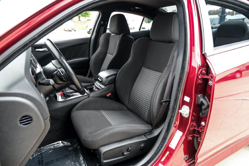 Used 2022 Dodge Charger R/T w/ Blacktop Package RWD image 29