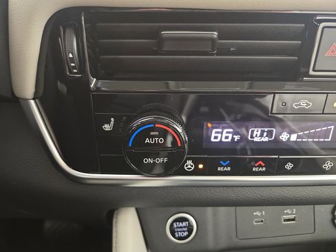 Used 2023 Nissan Rogue SL w/ SL Premium Package image 27